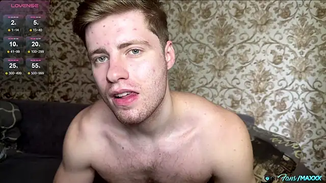 Maxhornyblondieman online show from May 28, 2026, 9:17 am