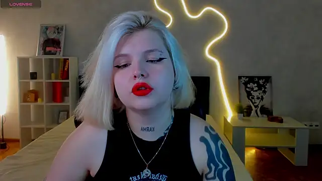 shadow  purrr online show from November 18, 2025, 1:22 am