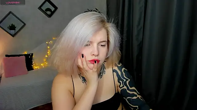 shadow  purrr online show from December 5, 2025, 1:25 am