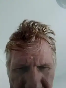 Snapshot of Hardwarelane67 chatting on February 4, 2026, 12:27 am Hardwarelane67 online show from February 4, 2026, 12:27 am