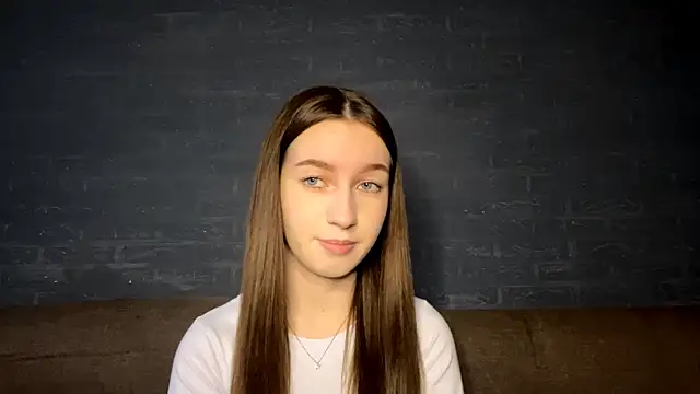 CindaWinn online show from November 23, 2025, 8:03 am