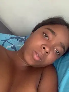 Snapshot of LunaSP99 chatting on December 1, 2025, 5:51 pm LunaSP99 online show from December 1, 2025, 5:51 pm