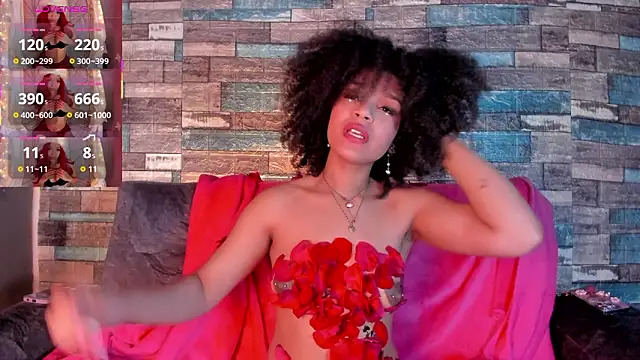 Snapshot of Serena_Fey chatting on February 14, 2026, 12:24 pm Serena Fey online show from February 14, 2026, 12:24 pm