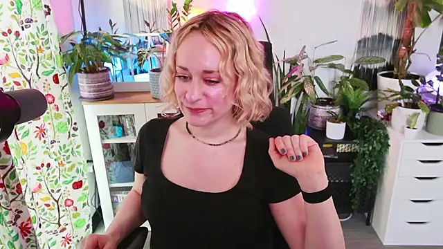 xzoeyryanx online show from March 1, 2026, 5:15 pm