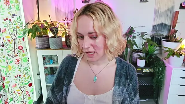 xzoeyryanx online show from March 28, 2026, 5:23 pm