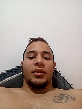 Deivi2123 online show from November 17, 2025, 8:14 pm