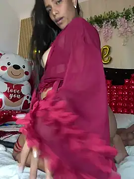 Snapshot of ArielleMillerr- chatting on February 14, 2026, 5:32 pm ArielleMillerr- online show from February 14, 2026, 5:32 pm