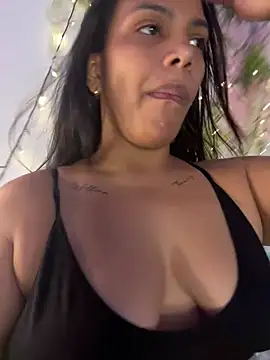 Snapshot of ArielleMillerr- chatting on July 14, 2026, 5:18 pm ArielleMillerr- online show from July 14, 2026, 5:18 pm