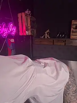 Shy-Ivy online show from May 15, 2026, 9:44 pm