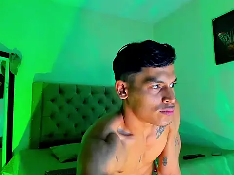 Snapshot of blorelopez chatting on December 2, 2025, 8:37 pm blorelopez online show from December 2, 2025, 8:37 pm