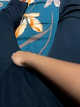 cutestpearl online show from November 19, 2025, 6:13 am