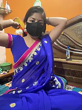 cutestpearl online show from April 8, 2026, 6:52 pm