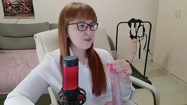 Foxy-lady online show from November 1, 2025, 11:18 pm