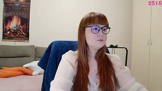 Snapshot of Foxy-lady chatting on April 5, 2026, 11:18 am Foxy-lady online show from April 5, 2026, 11:18 am