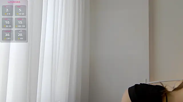 NicoletteBean online show from May 22, 2026, 6:20 am