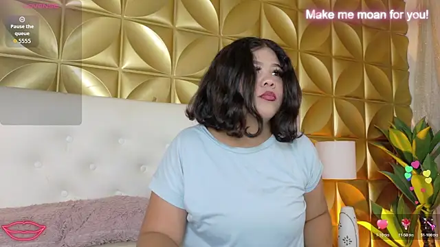 Amanda Mooree online show from April 8, 2026, 4:01 am