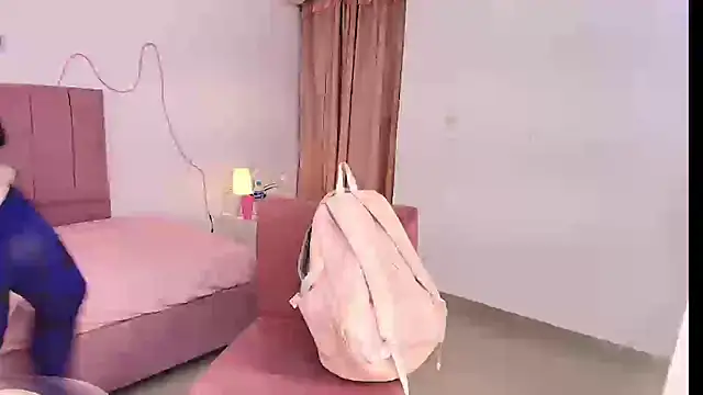 Snapshot of Luna_lexy04 chatting on April 2, 2026, 2:42 am Luna lexy04 online show from April 2, 2026, 2:42 am