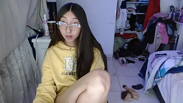 Nanylux online show from December 4, 2025, 4:00 am