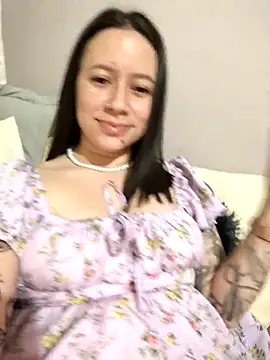 Annie Petters online show from December 3, 2025, 2:41 am