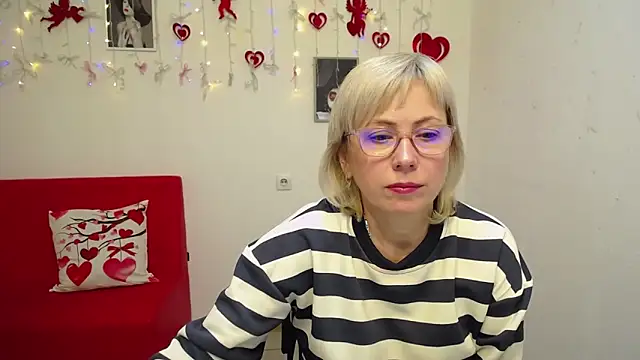 LaurenWishy online show from February 5, 2026, 8:13 pm