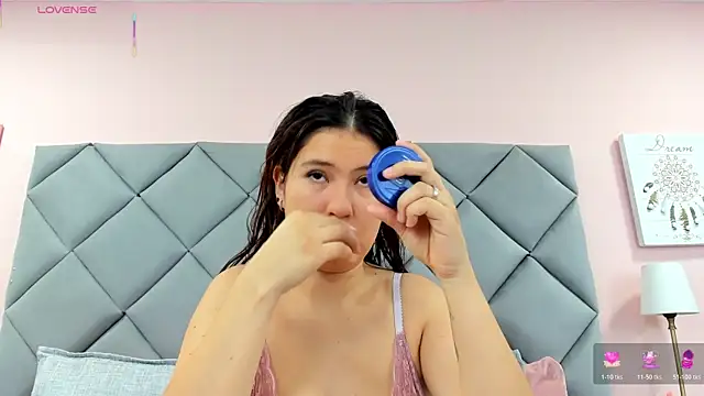 Snapshot of CelesteAdamsss chatting on November 27, 2025, 11:34 am CelesteAdamsss online show from November 27, 2025, 11:34 am