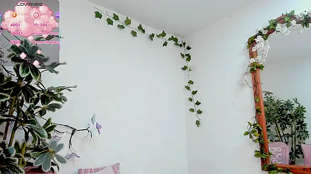 MarieTaylor  online show from April 7, 2026, 9:48 pm