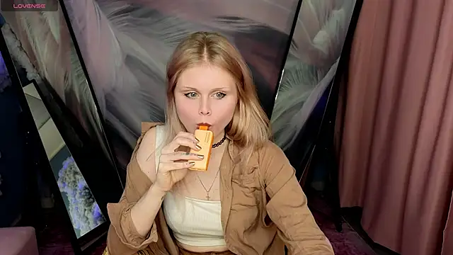 AnoraAmore online show from November 26, 2025, 6:47 am