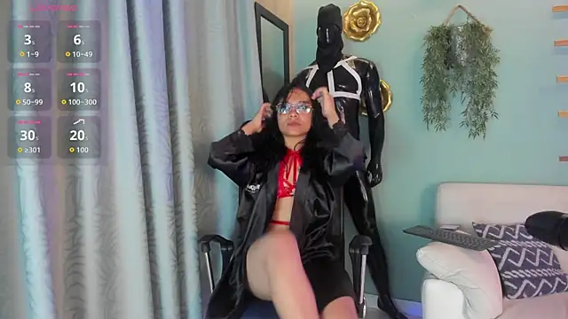 nina belle  online show from November 26, 2025, 1:34 pm