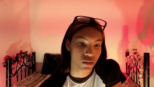 ginebra-n18 online show from November 25, 2025, 12:43 am