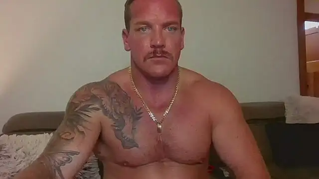 Snapshot of LuxeLoverZ chatting on November 29, 2025, 1:52 am LuxeLoverZ online show from November 29, 2025, 1:52 am