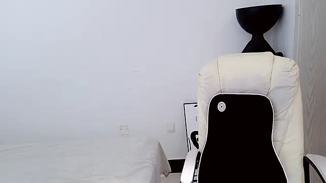 XIAOFENG-2025 online show from March 12, 2026, 7:14 am