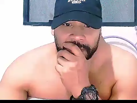 Snapshot of musclehetero chatting on March 3, 2026, 6:52 am musclehetero online show from March 3, 2026, 6:52 am