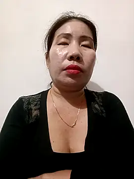 Snapshot of Reema_143 chatting on December 16, 2025, 4:23 pm Reema 143 online show from December 16, 2025, 4:23 pm