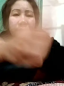 Snapshot of Reema_143 chatting on January 5, 2026, 11:41 pm Reema 143 online show from January 5, 2026, 11:41 pm