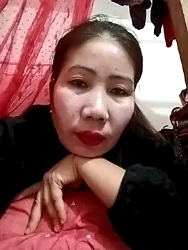 Snapshot of Reema_143 chatting on January 7, 2026, 1:35 pm Reema 143 online show from January 7, 2026, 1:35 pm