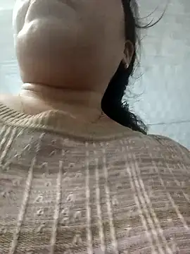 Snapshot of Reema_143 chatting on February 4, 2026, 12:44 pm Reema 143 online show from February 4, 2026, 12:44 pm