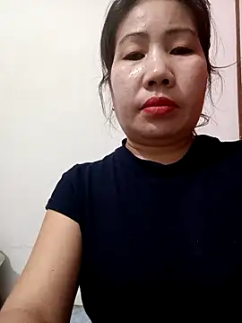 Snapshot of Reema_143 chatting on February 10, 2026, 7:07 pm Reema 143 online show from February 10, 2026, 7:07 pm