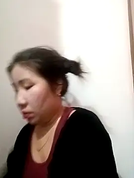 Snapshot of Reema_143 chatting on February 13, 2026, 2:13 pm Reema 143 online show from February 13, 2026, 2:13 pm