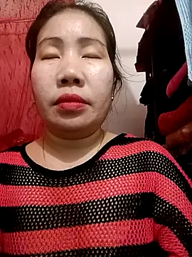 Snapshot of Reema_143 chatting on February 14, 2026, 3:53 pm Reema 143 online show from February 14, 2026, 3:53 pm