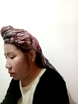 Snapshot of Reema_143 chatting on February 16, 2026, 12:56 pm Reema 143 online show from February 16, 2026, 12:56 pm