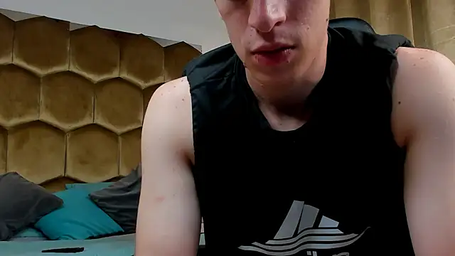 Snapshot of Ostin_Saints chatting on February 5, 2026, 4:33 pm Ostin Saints online show from February 5, 2026, 4:33 pm