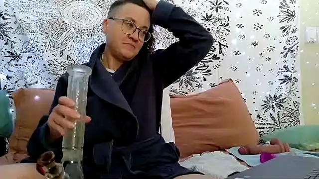 Snapshot of sareberr420 chatting on February 8, 2026, 3:26 pm sareberr420 online show from February 8, 2026, 3:26 pm