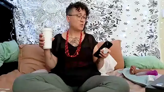 Snapshot of sareberr420 chatting on February 12, 2026, 3:07 pm sareberr420 online show from February 12, 2026, 3:07 pm