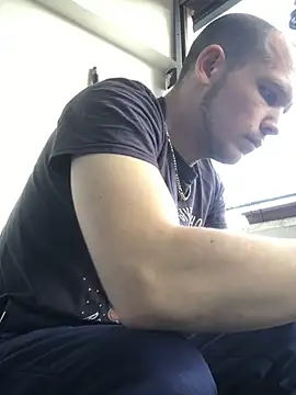 Spielzeugtwink online show from April 27, 2026, 12:47 pm