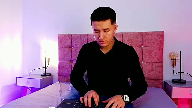 Ethan-Connor online show from January 12, 2026, 12:43 pm