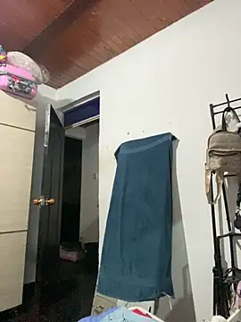 Annaa Hott online show from December 1, 2025, 7:13 am