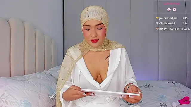 Amira-Zahra online show from March 18, 2026, 10:29 am