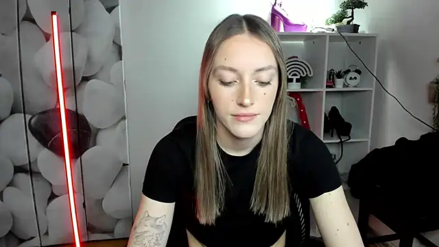 EvelynBlond online show from January 14, 2026, 1:39 pm