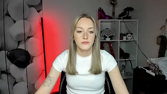 EvelynBlond online show from January 19, 2026, 1:26 pm