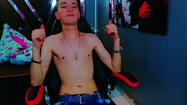 Snapshot of ErosWildBoy chatting on December 4, 2025, 9:12 pm ErosWildBoy online show from December 4, 2025, 9:12 pm